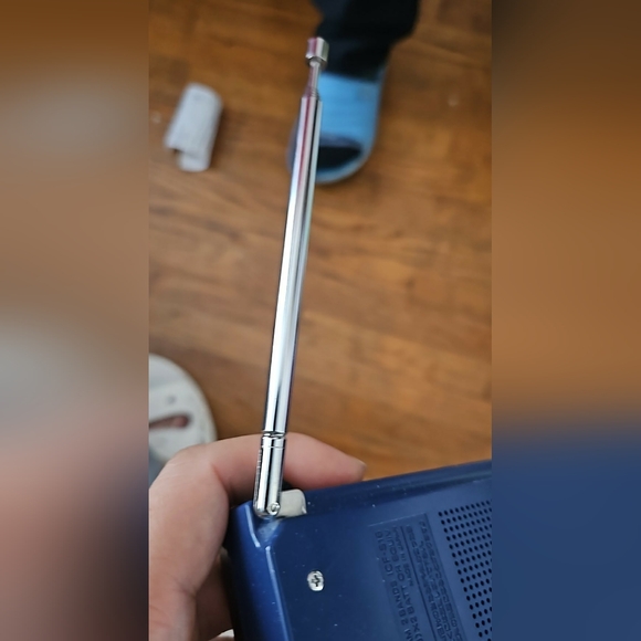 Sony ICF-S16 FM/AM RADIO - Picture 4 of 4